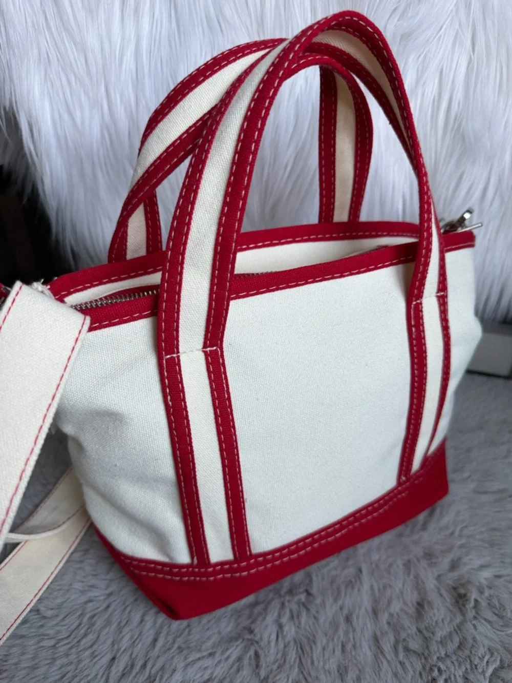 Aeropostale Red & Cream Strawberry Canvas Tote Crossbody with Strawberry Charm - Picture 12 of 17